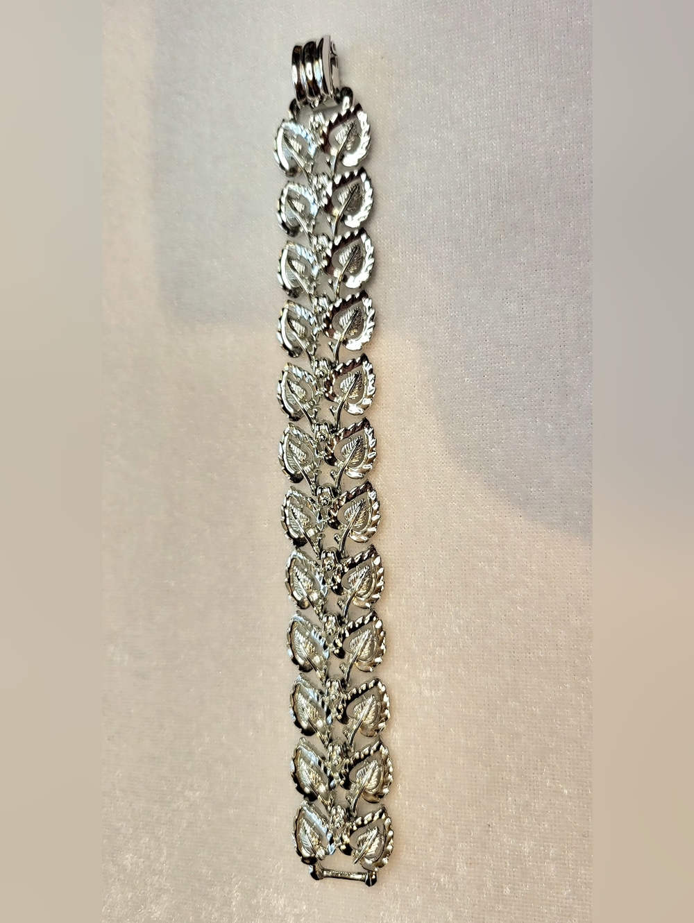 Vintage Coro Pegasus Leaf Link Bracelet - Picture 2 of 4